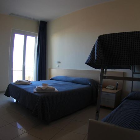 Hotel Fantasy Ρίμινι Δωμάτιο φωτογραφία