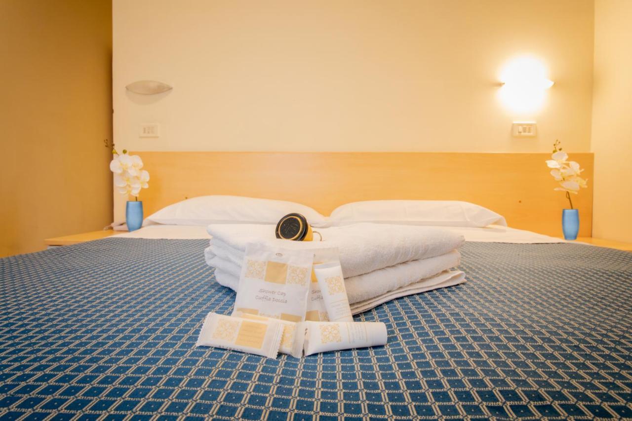 Hotel Fantasy Ρίμινι Εξωτερικό φωτογραφία