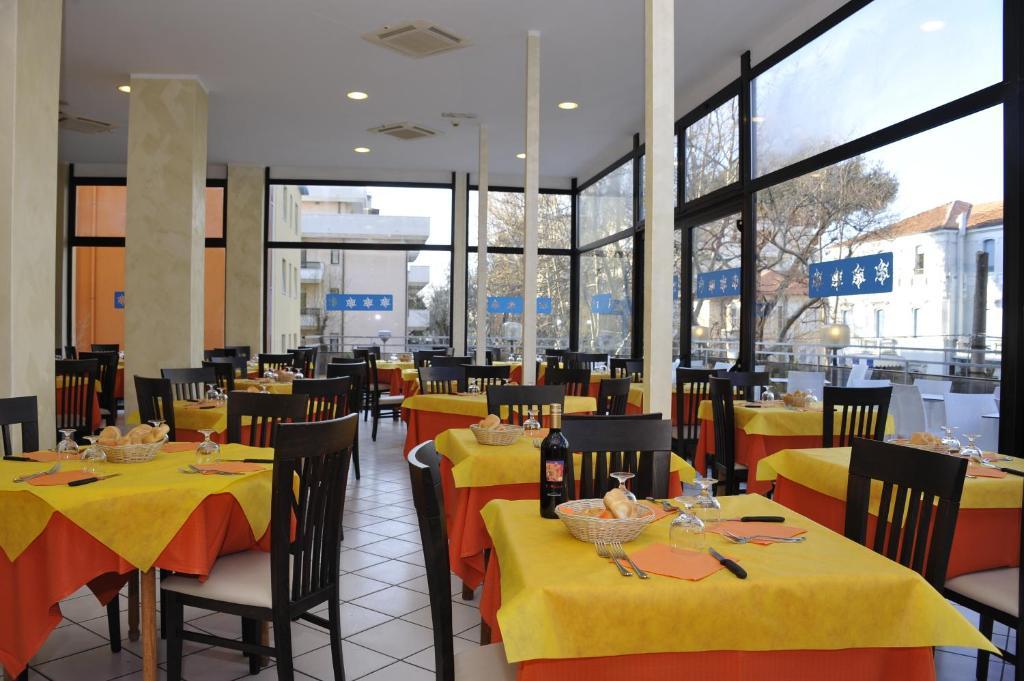 Hotel Fantasy Ρίμινι Εξωτερικό φωτογραφία
