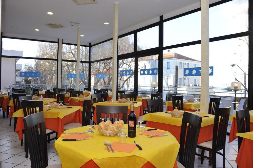 Hotel Fantasy Ρίμινι Εξωτερικό φωτογραφία