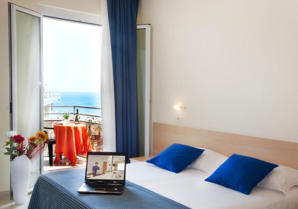 Hotel Fantasy Ρίμινι Εξωτερικό φωτογραφία