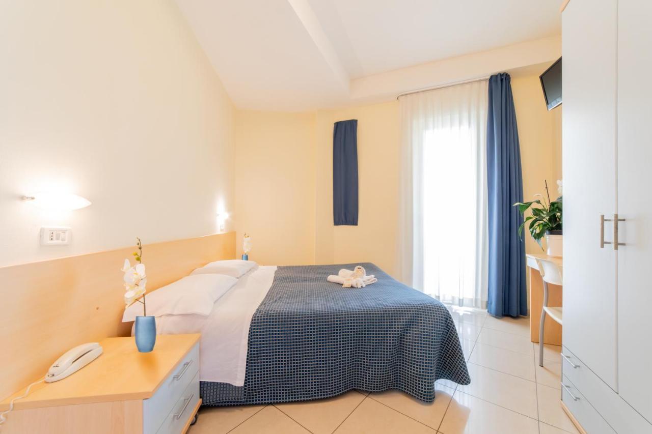 Hotel Fantasy Ρίμινι Εξωτερικό φωτογραφία