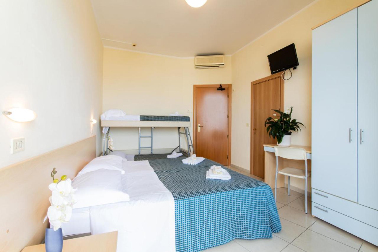 Hotel Fantasy Ρίμινι Εξωτερικό φωτογραφία